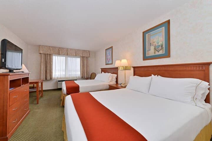 Room 16 of 32