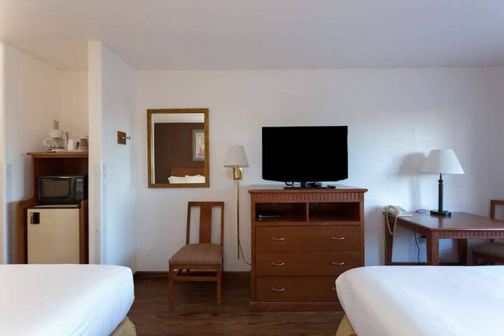 Room 5 of 32