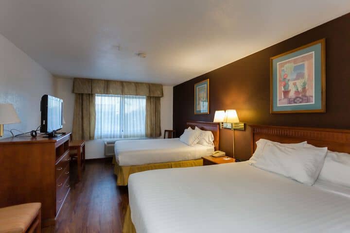 Room 7 of 32